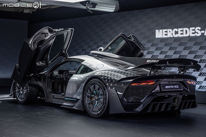 【海外新訊】Mercedes-AMG ONE 正式亮相,最大綜效輸出 1063hp 的公路 F1 賽車!