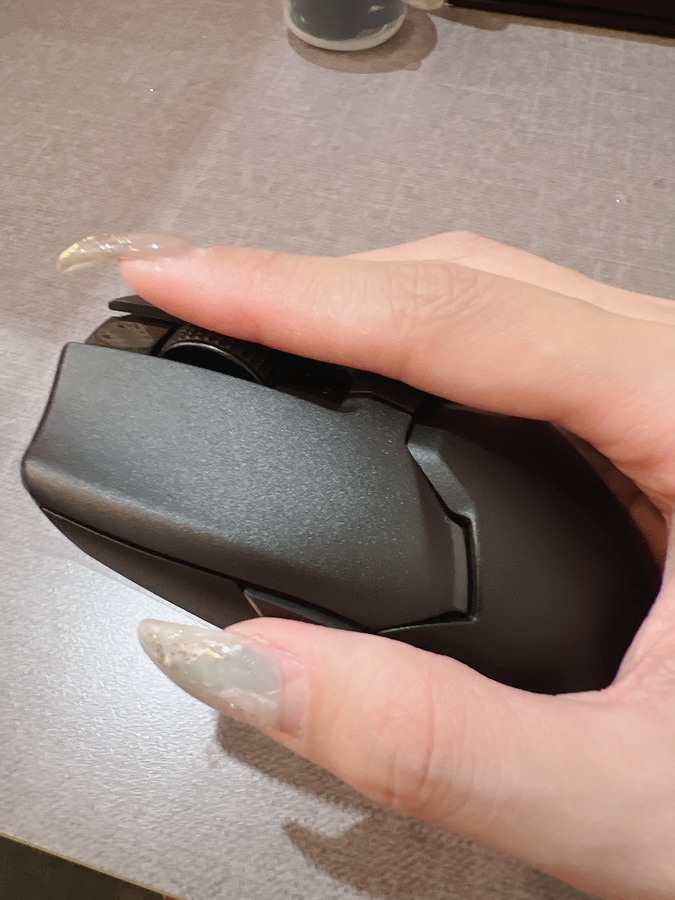 RAZER 雷蛇 VIPER V2 PRO 無線電競滑鼠 - 極輕量 58克、超高 30000 DPI