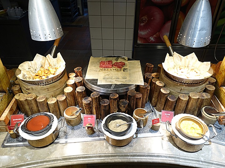 花蓮市 翰品酒店 — 充滿歡樂與童趣的親子飯店，泳池、宵夜、兒童專屬「歡樂森林」遊戲區，一應俱全