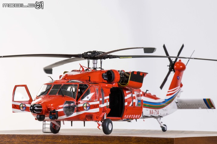 1/35 空中勤務總隊 UH-60M-14 NA-714 重裝型黑鷹直升機
