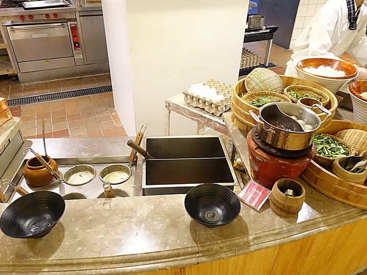 花蓮市 翰品酒店 — 充滿歡樂與童趣的親子飯店，泳池、宵夜、兒童專屬「歡樂森林」遊戲區，一應俱全