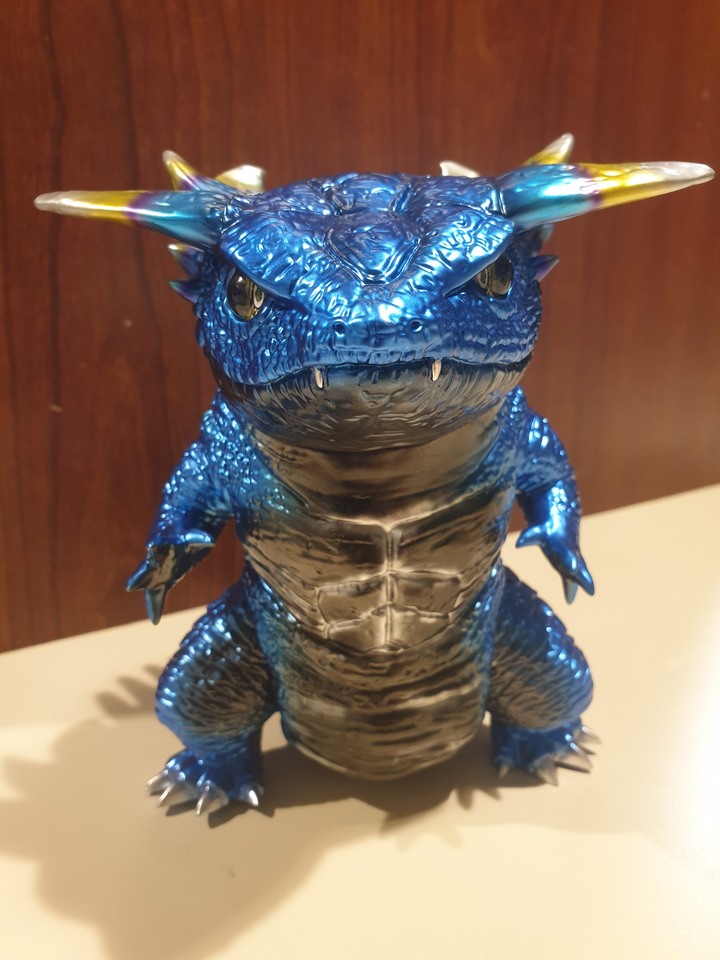 開箱!設計師玩具 台北國際玩具創作大展 TTF限定配色 IN TOY 蠑螈超獸 疾速VER+ 沼綠VER ^^