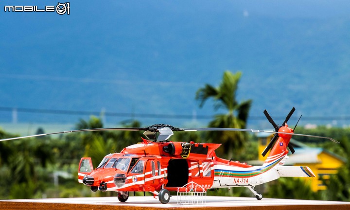 1/35 空中勤務總隊 UH-60M-14 NA-714 重裝型黑鷹直升機