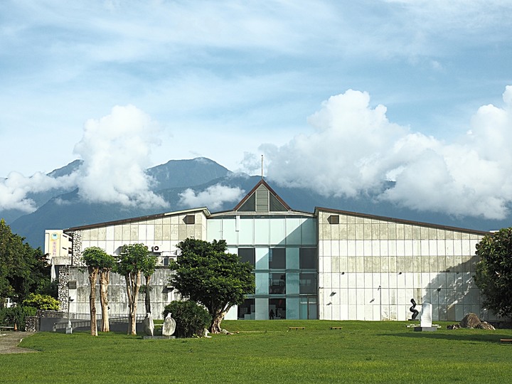 花蓮市 花蓮港鳥踏石公園｜海軍殉難四戰士紀念碑｜石雕公園 — 大清早到花蓮港邊大口深呼吸 — 翰品酒店「大口深呼吸」活動