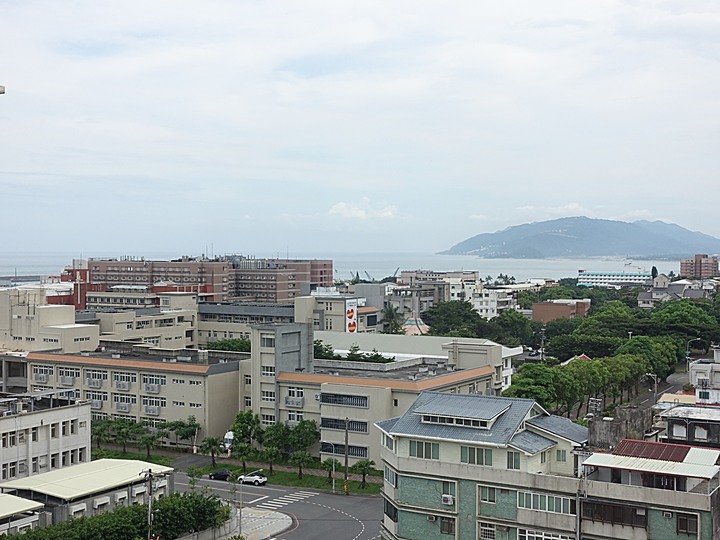 花蓮市 翰品酒店 — 充滿歡樂與童趣的親子飯店，泳池、宵夜、兒童專屬「歡樂森林」遊戲區，一應俱全