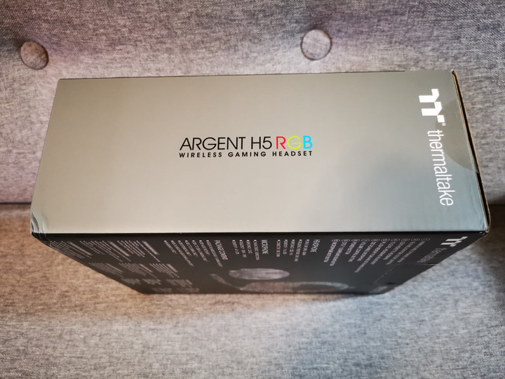 點我看大圖 【開箱】令人驚豔的新世代電競旗艦耳機!TT曜越科技幻銀ARGENT H5 RGB 7.1環繞音效電競無線耳機