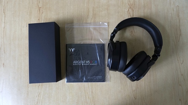 【開箱】朋友的新無線耳機! TT 幻銀 ARGENT H5 RGB 無線電競耳機簡單開箱