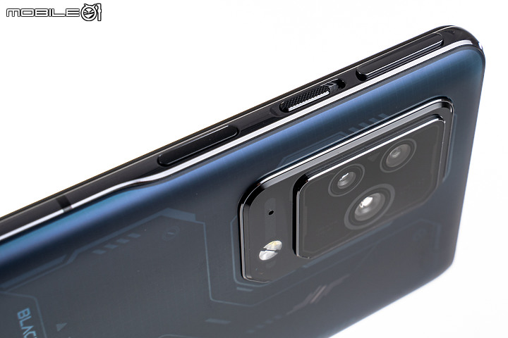 ASUS ROG Phone 6 Pro / 黑鯊5 Pro比較|決戰電競之巔!