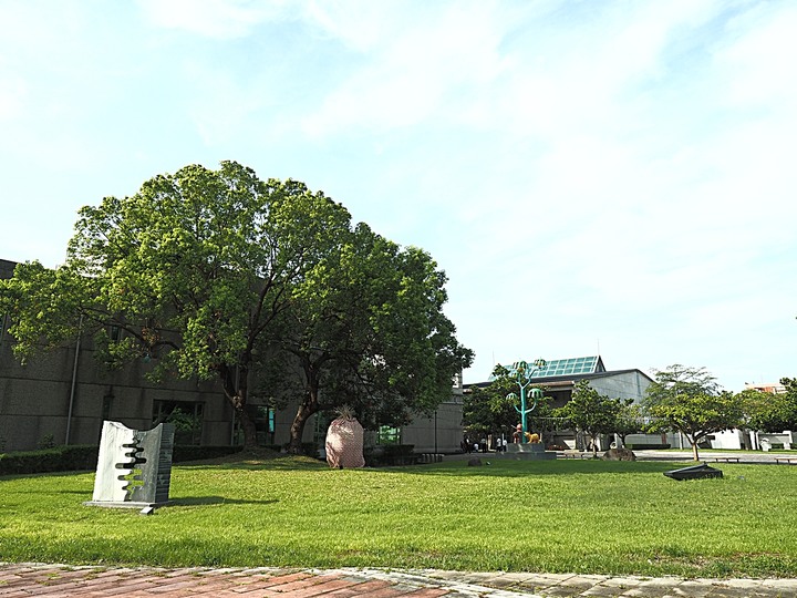 花蓮市 花蓮港鳥踏石公園｜海軍殉難四戰士紀念碑｜石雕公園 — 大清早到花蓮港邊大口深呼吸 — 翰品酒店「大口深呼吸」活動