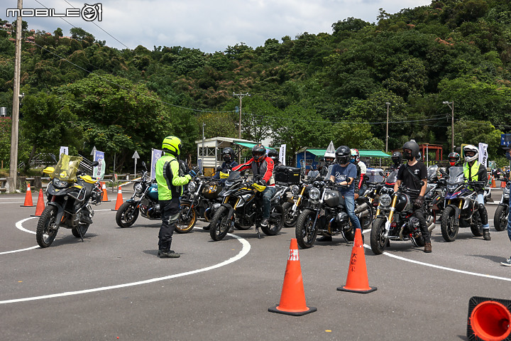 【採訪】BMW Motorrad On Road 安駕訓練 Level 1 平衡才能騎得順暢