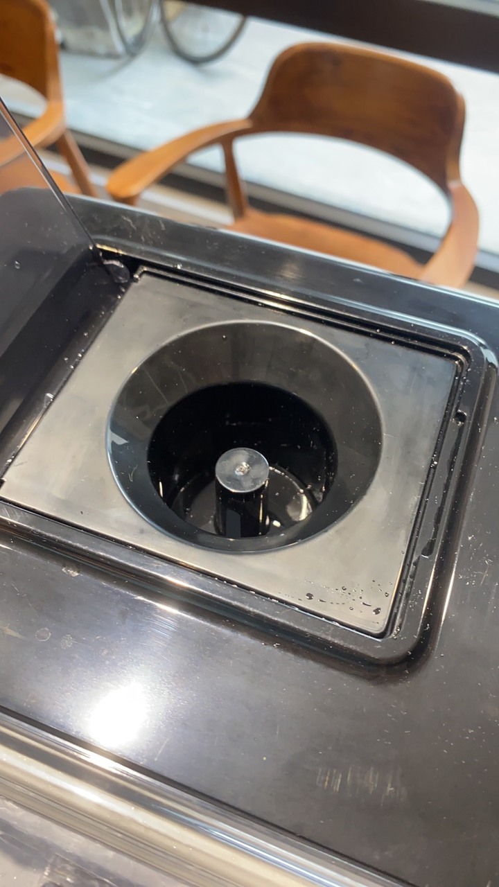 [分享] 【開箱文】KOHZII 康馳 大型全自動製冰機KIM2000使用心得