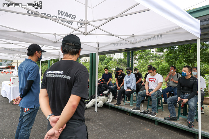 【採訪】BMW Motorrad On Road 安駕訓練 Level 1 平衡才能騎得順暢
