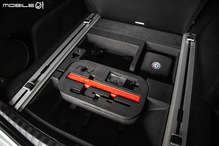 Alfa Romeo Stelvio Quadrifoglio試駕|既純粹又強大的義式性能休旅!