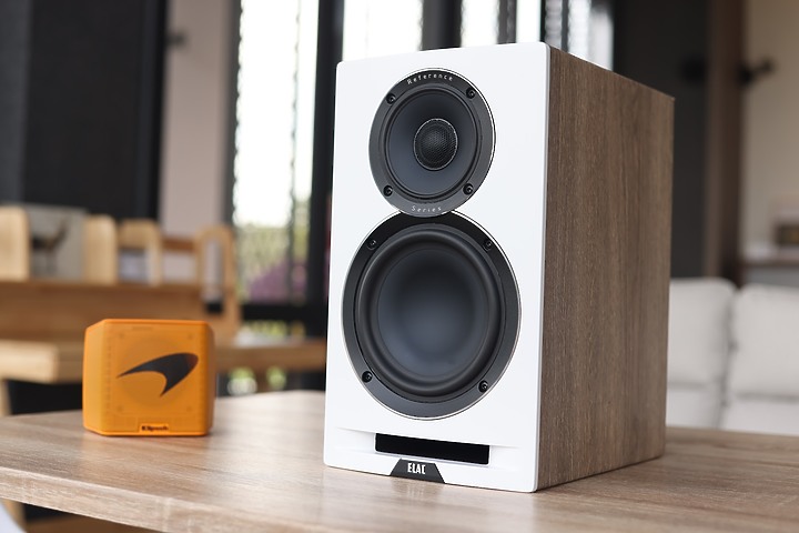 ELAC Uni-Fi Reference UBR62 書架喇叭，小冠頭的不專業開箱！