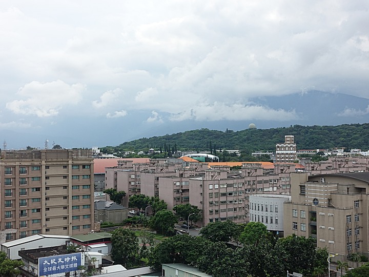 花蓮市 翰品酒店 — 充滿歡樂與童趣的親子飯店，泳池、宵夜、兒童專屬「歡樂森林」遊戲區，一應俱全