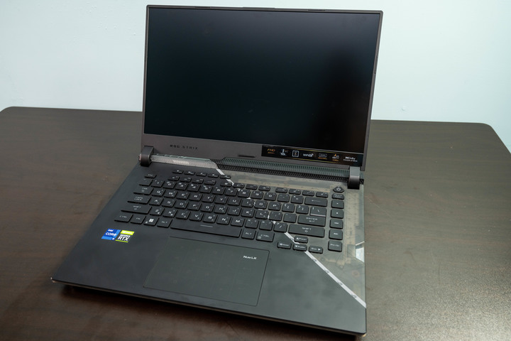 更小更快，ASUS ROG Strix SCAR 15 G533ZW 電競筆電開箱測試