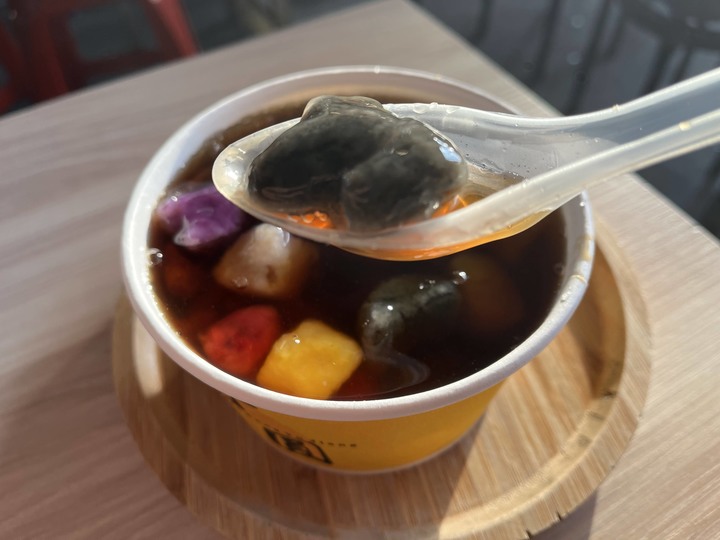 [食記] 金豐玉漿芋圓製造所，台灣苗栗後龍，酸甜好吃有果香火龍果蔓越莓圓
