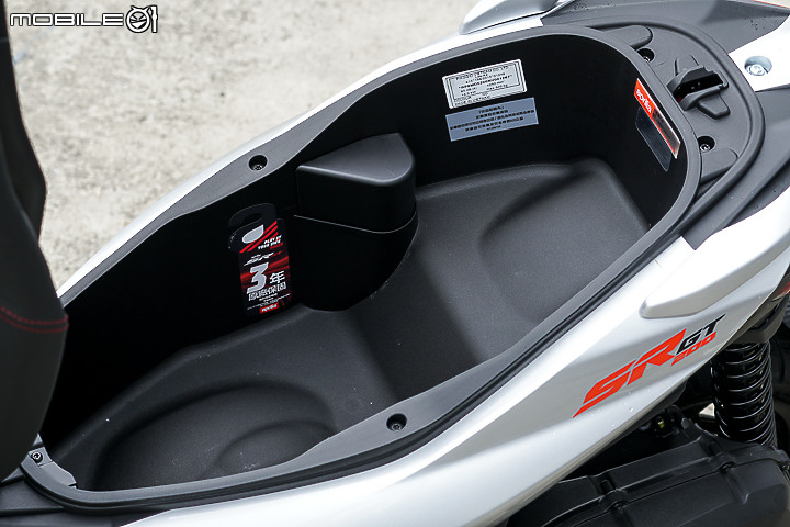 aprilia SR-GT 200 賽道試駕｜意外流暢的跨界歐風速可達