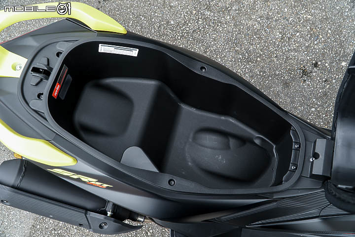 【採訪】aprilia SR-GT 200 正式上市！義式跨界風白牌速可達來襲！