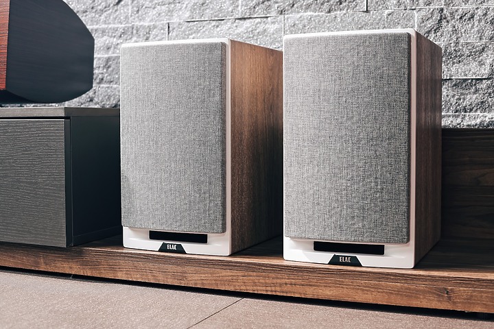 ELAC Uni-Fi Reference UBR62 書架喇叭，小冠頭的不專業開箱！