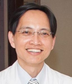 點我看大圖 5旬男全身乾癬淪笑柄「穿泳衣游泳成奢侈夢想」