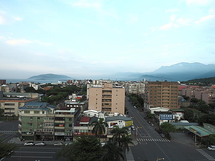 花蓮市 翰品酒店 — 充滿歡樂與童趣的親子飯店，泳池、宵夜、兒童專屬「歡樂森林」遊戲區，一應俱全