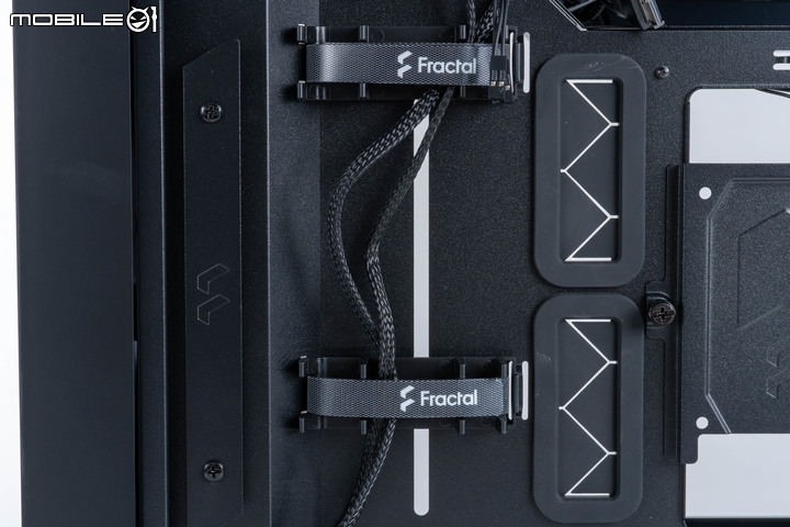 Fractal Design Torrent Nano 機殼開箱實組 在 ITX 規格下提供高瓦數 ATX 電源與高效空冷配置