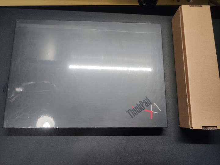 體驗經典小紅點，ThinkPad X1 Carbon 旗艦商務筆電開箱