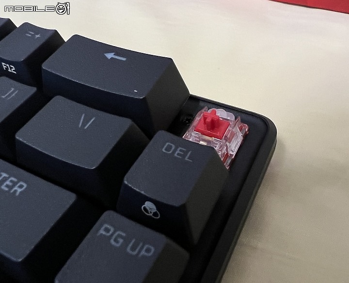 點我看大圖 小體積帶著走 HyperX Alloy Origins 65 紅軸開箱