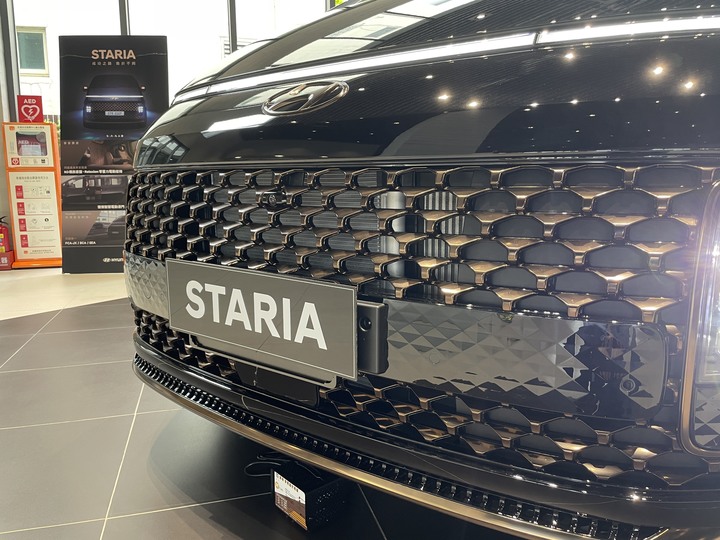 頂規版Staria CEO賞車心得分享