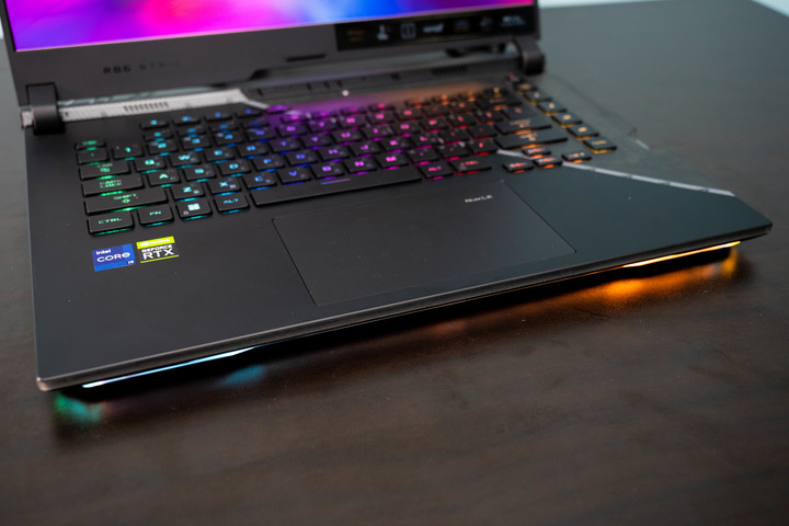 更小更快，ASUS ROG Strix SCAR 15 G533ZW 電競筆電開箱測試