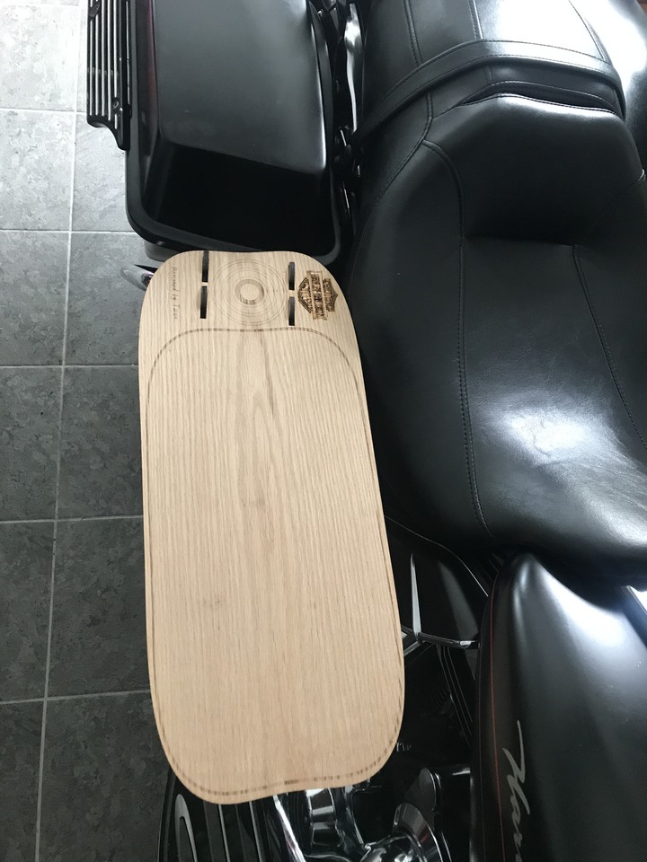 你有機車餐桌?