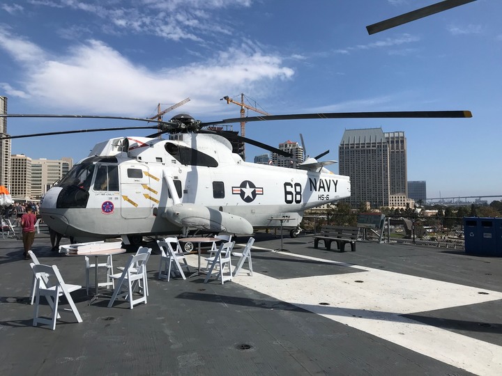 意外的阿湯哥航空母艦之旅