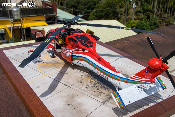 1/35 空中勤務總隊 UH-60M-14 NA-714 重裝型黑鷹直升機
