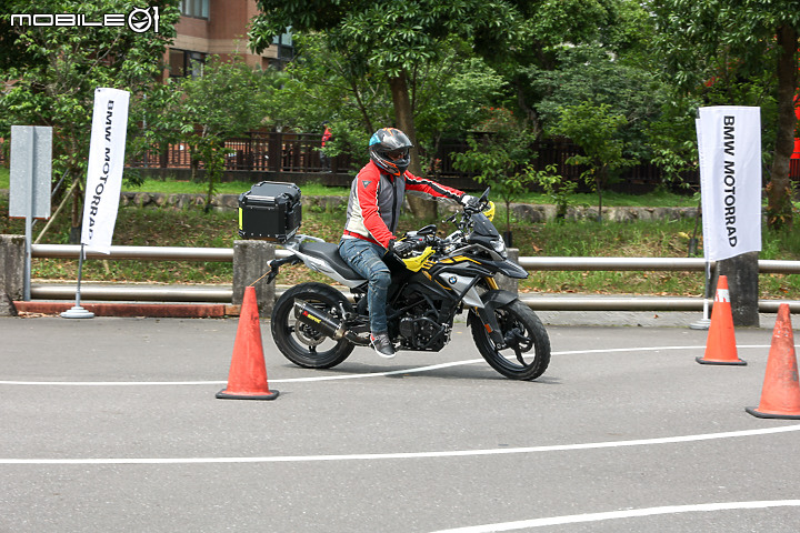 【採訪】BMW Motorrad On Road 安駕訓練 Level 1 平衡才能騎得順暢
