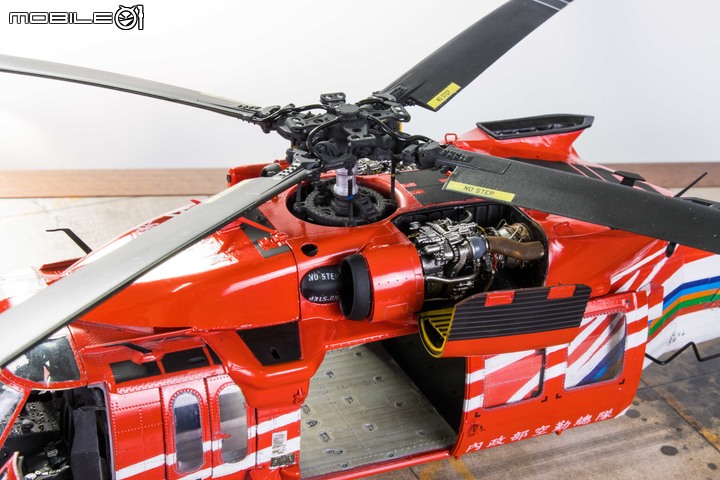 1/35 空中勤務總隊 UH-60M-14 NA-714 重裝型黑鷹直升機