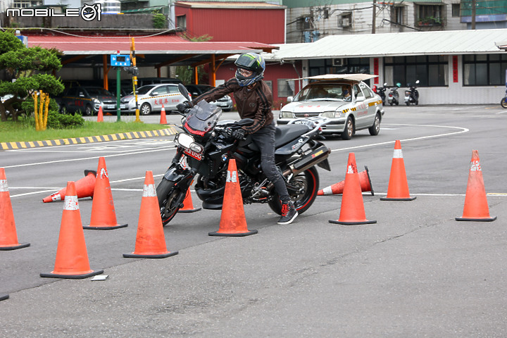【採訪】BMW Motorrad On Road 安駕訓練 Level 1 平衡才能騎得順暢