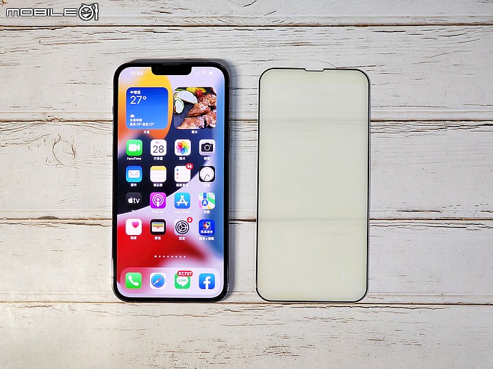 iPhone 藍光玻璃保護貼怎麼選？ZEELOT PLSHIELD NEBULA 藍光玻璃保護貼對比他牌實測