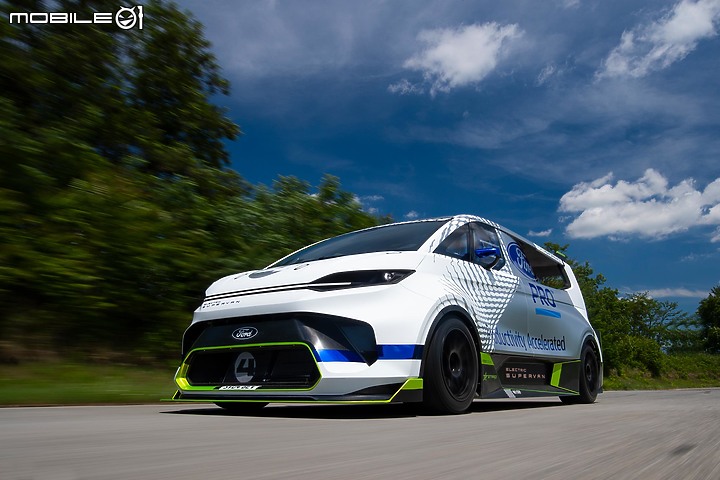 【海外新訊】Ford 2,000ps 電動概念賽車「Pro Electric SuperVan」於 Goodwood 亮相!