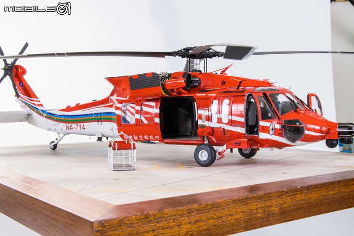 1/35 空中勤務總隊 UH-60M-14 NA-714 重裝型黑鷹直升機