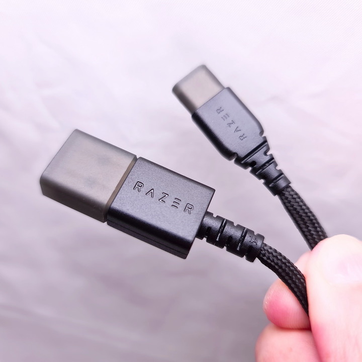 RAZER 雷蛇 VIPER V2 PRO 無線電競滑鼠 - 極輕量 58克、超高 30000 DPI