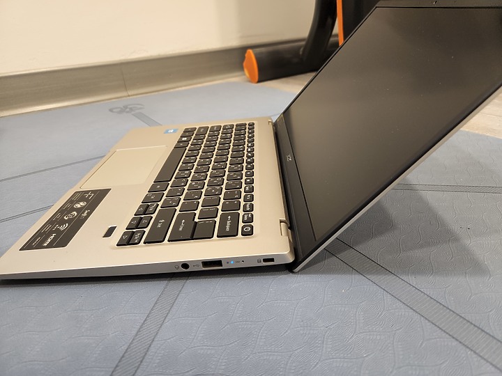 點我看大圖 超級入門的ACER Swift 1 SF114-34 開箱