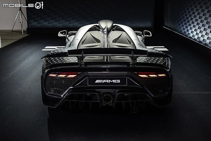 【海外新訊】Mercedes-AMG ONE 正式亮相,最大綜效輸出 1063hp 的公路 F1 賽車!