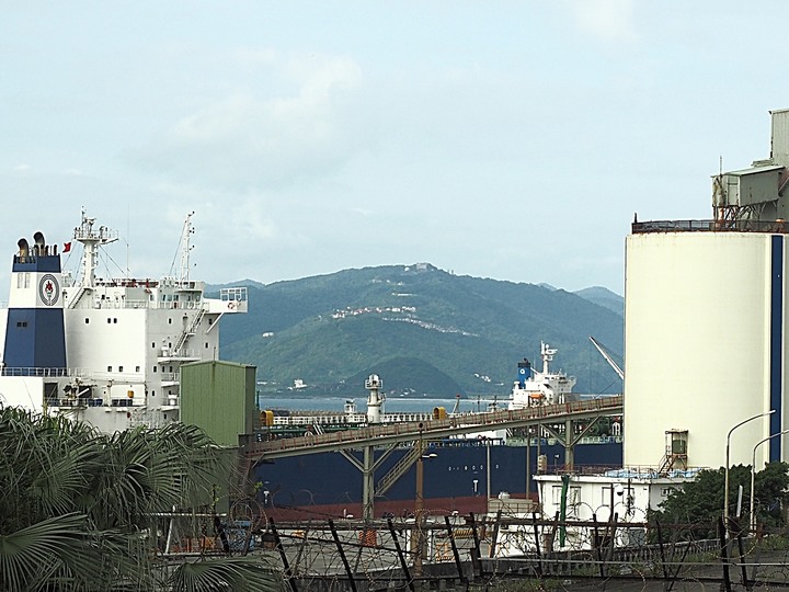 花蓮市 花蓮港鳥踏石公園｜海軍殉難四戰士紀念碑｜石雕公園 — 大清早到花蓮港邊大口深呼吸 — 翰品酒店「大口深呼吸」活動