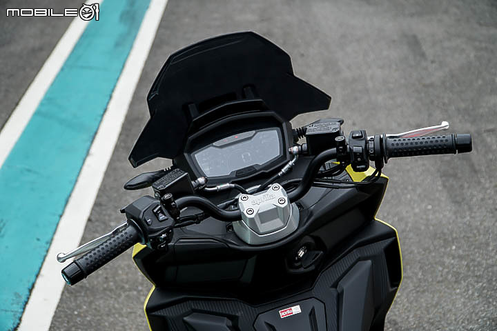 【採訪】aprilia SR-GT 200 正式上市！義式跨界風白牌速可達來襲！