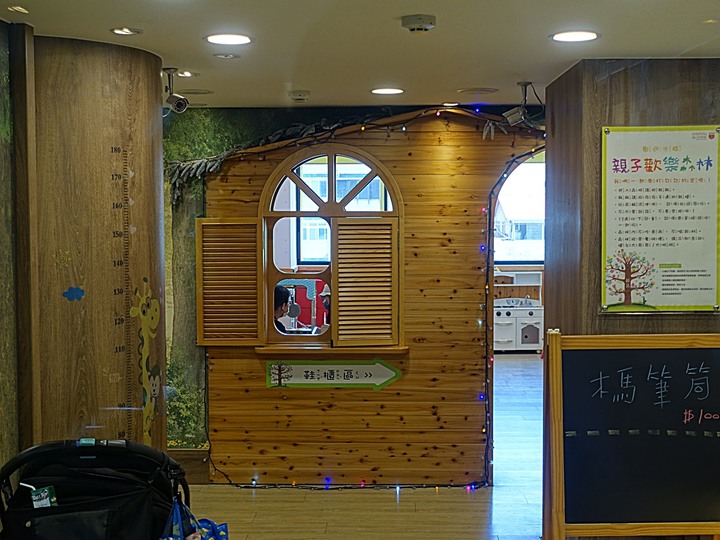 花蓮市 翰品酒店 — 充滿歡樂與童趣的親子飯店，泳池、宵夜、兒童專屬「歡樂森林」遊戲區，一應俱全