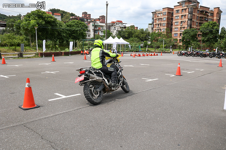 【採訪】BMW Motorrad On Road 安駕訓練 Level 1 平衡才能騎得順暢