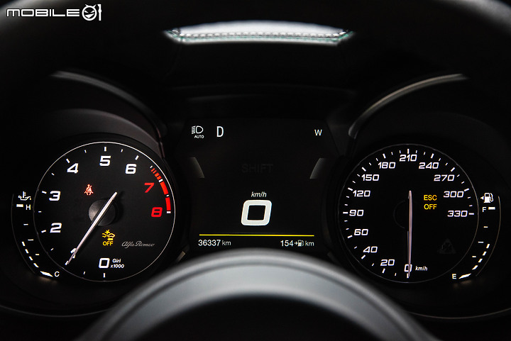 Alfa Romeo Stelvio Quadrifoglio試駕|既純粹又強大的義式性能休旅!