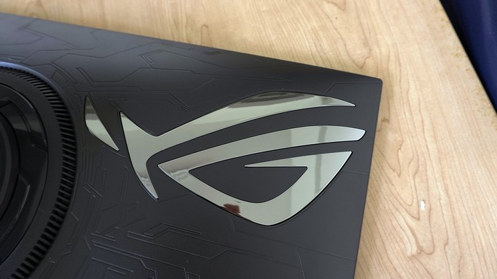 【開箱】學弟的新2K144Hz螢幕終於來了｜ROG Strix XG27AQ