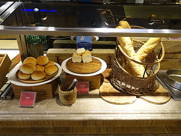 花蓮市 翰品酒店 — 充滿歡樂與童趣的親子飯店，泳池、宵夜、兒童專屬「歡樂森林」遊戲區，一應俱全